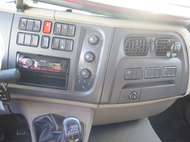 DAF DAF LF 260 SCHLAD. SKŘÍN LAMBERT. MAN.