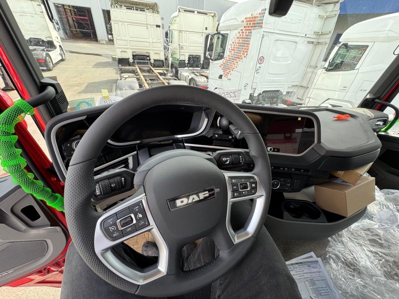 DAF XFC 530 FAD 8x4 sklápěč S3 VS-MONT