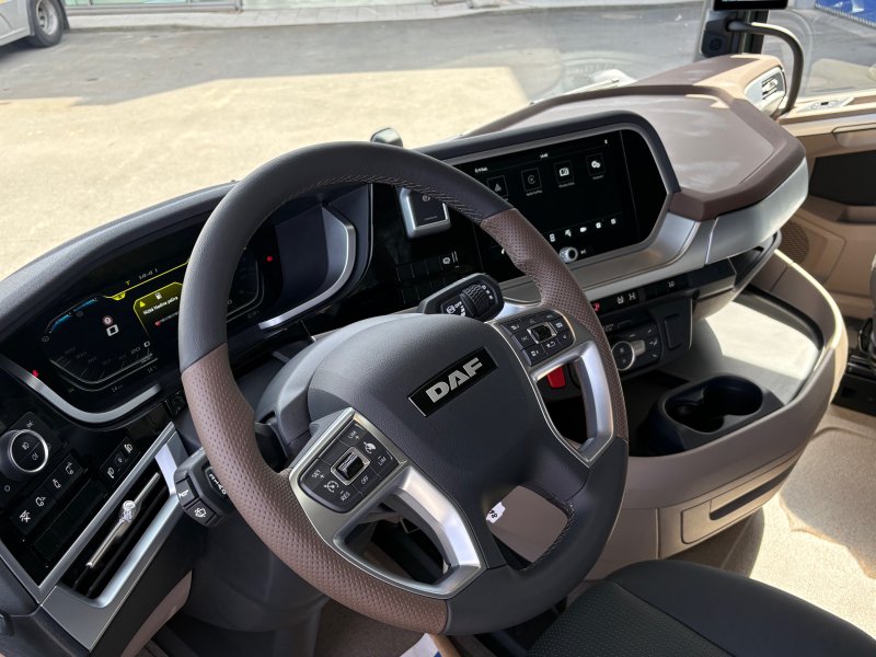 DAF XG+ 530FA 4x2 tahač návěsů