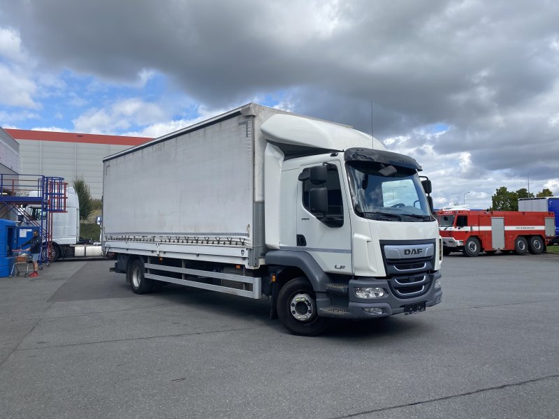 DAF LF 260 16T Valník s plachtou + čelo