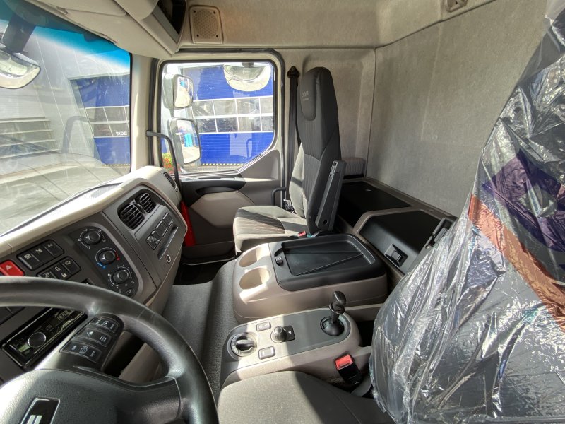 DAF LF 260 16T Valník s plachtou + čelo